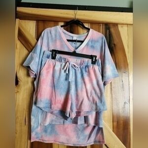 CY Fashion NWOT Women’s Pink And Blue Oversized Short Set Size Small